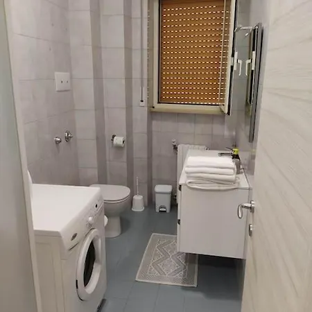 Apartamento Alloggio Luminoso, Come Una Citta Di Mare. *