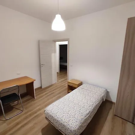 Apartman Alloggio Luminoso, Come Una Citta Di Mare. *